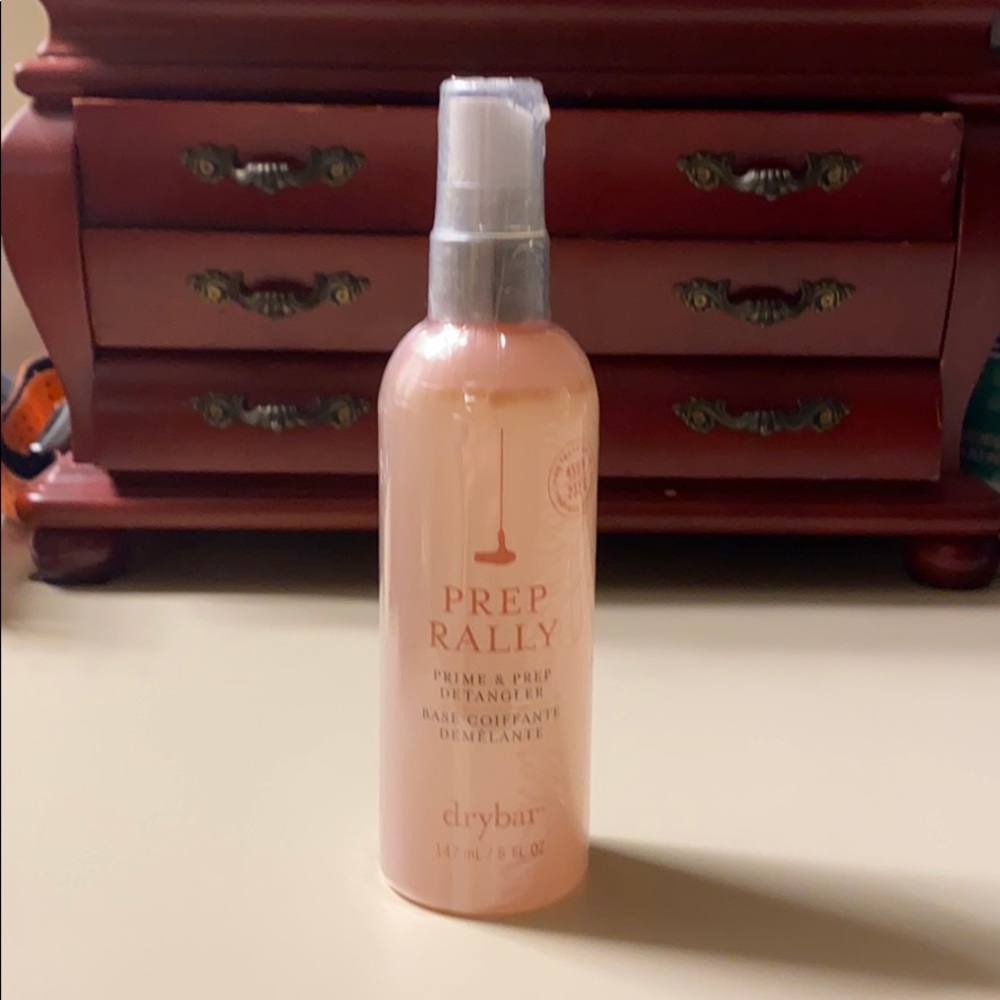 Primer and detangler